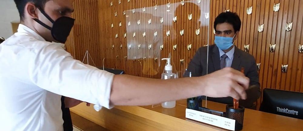 Golden Suites Gurgaon Inde Hotels Bagian luar foto