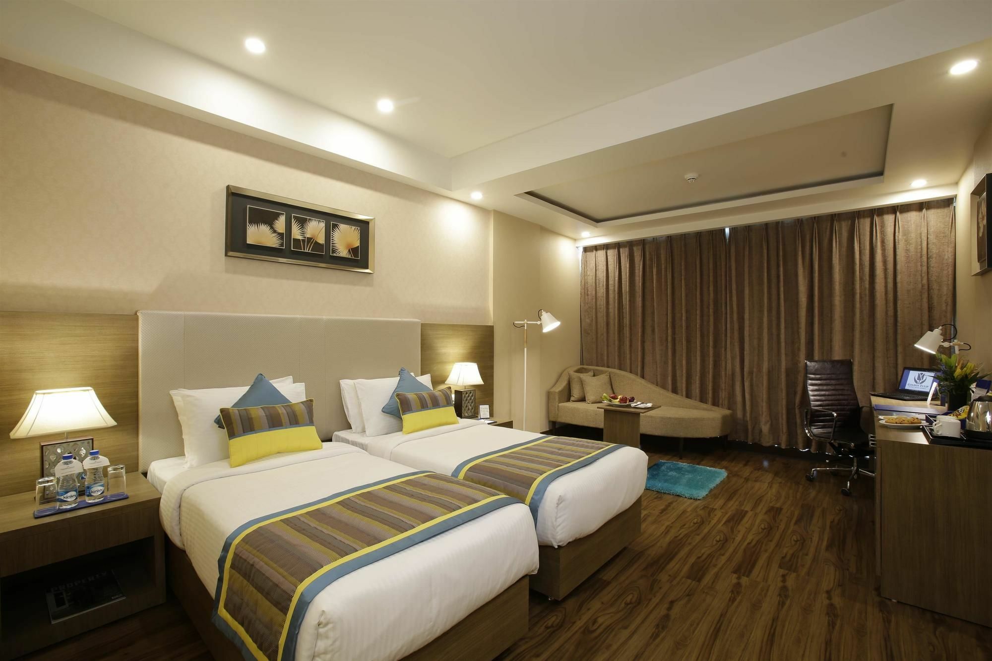 Golden Suites Gurgaon Inde Hotels Bagian luar foto