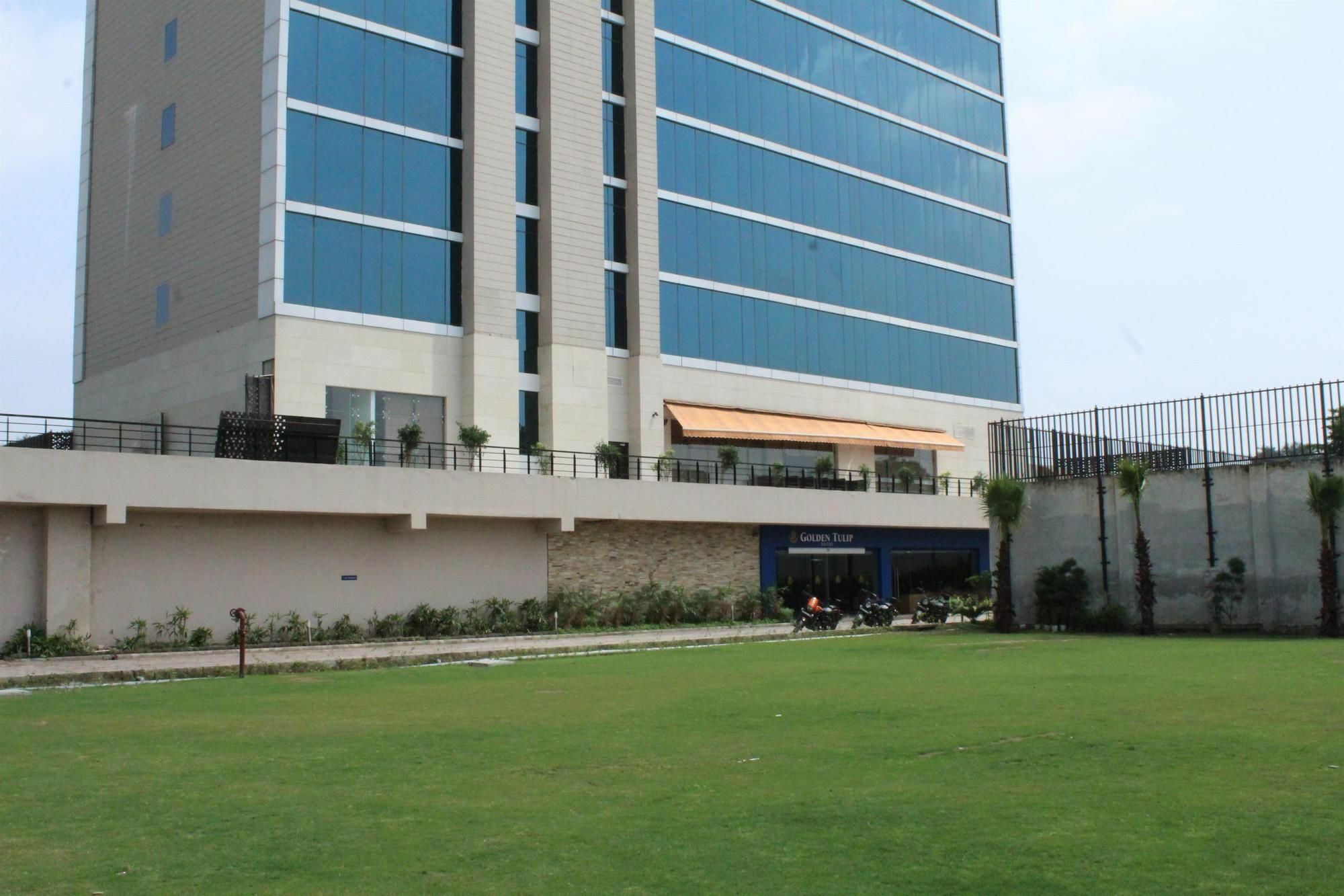 Golden Suites Gurgaon Inde Hotels Bagian luar foto
