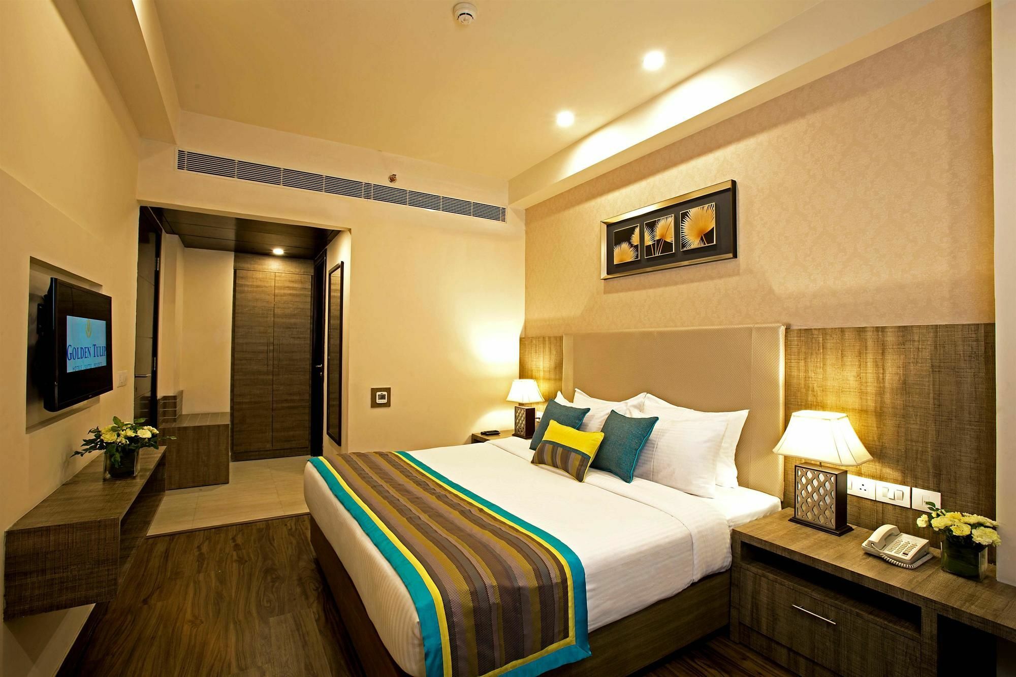 Golden Suites Gurgaon Inde Hotels Bagian luar foto
