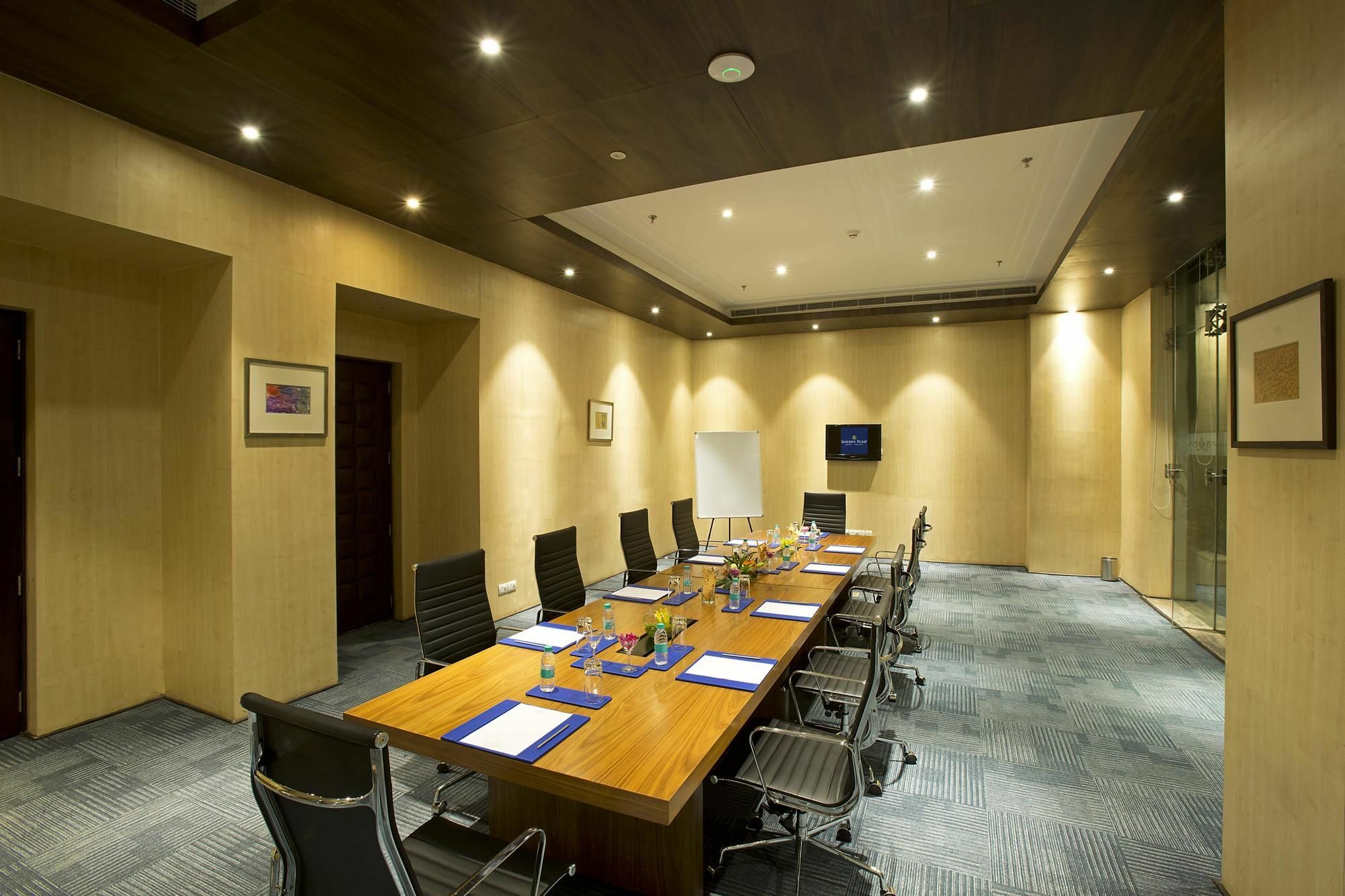 Golden Suites Gurgaon Inde Hotels Bagian luar foto