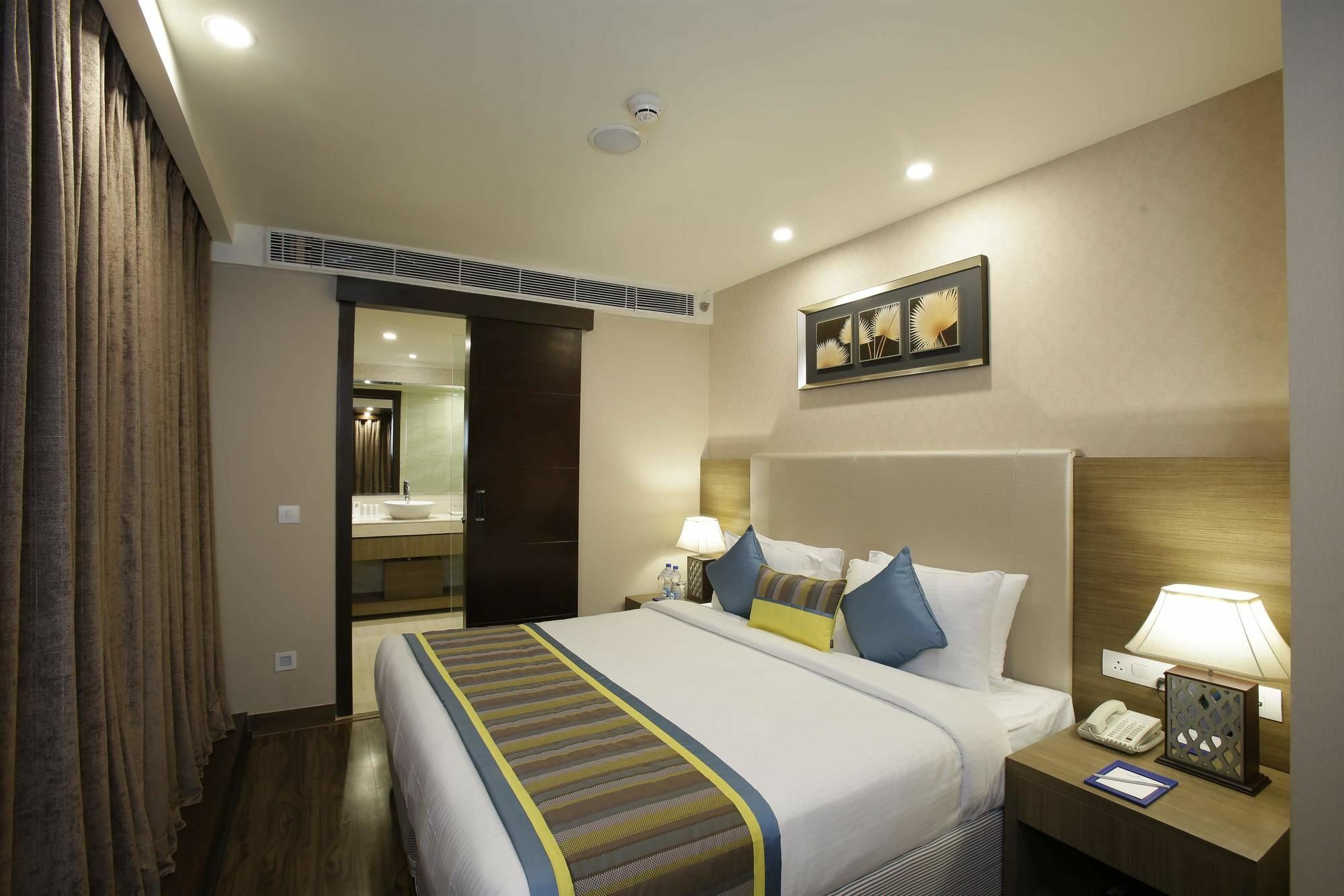 Golden Suites Gurgaon Inde Hotels Bagian luar foto